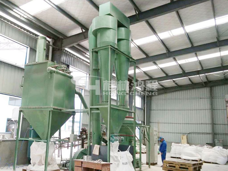 小型雷蒙磨粉設備圖片之小型500目雷蒙磨粉設備賀州客戶現場